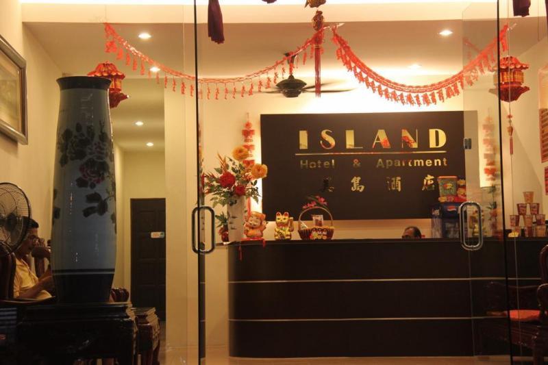 Oyo 44078 The Island Hotel Kampong Pasir Bogak Exterior foto